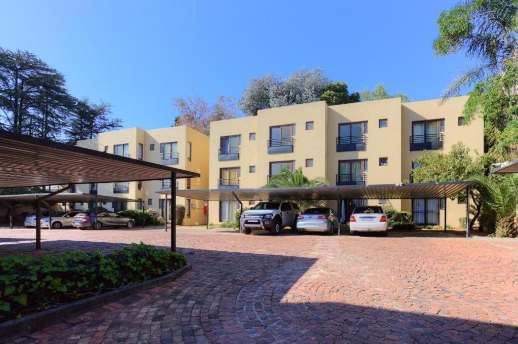 The Apartment On Katherine Street In Central Sandton Johannesburgo Exterior foto